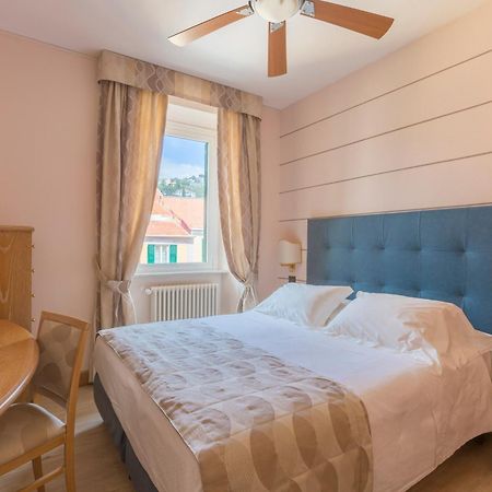 Hotel Ligure Алассио Экстерьер фото