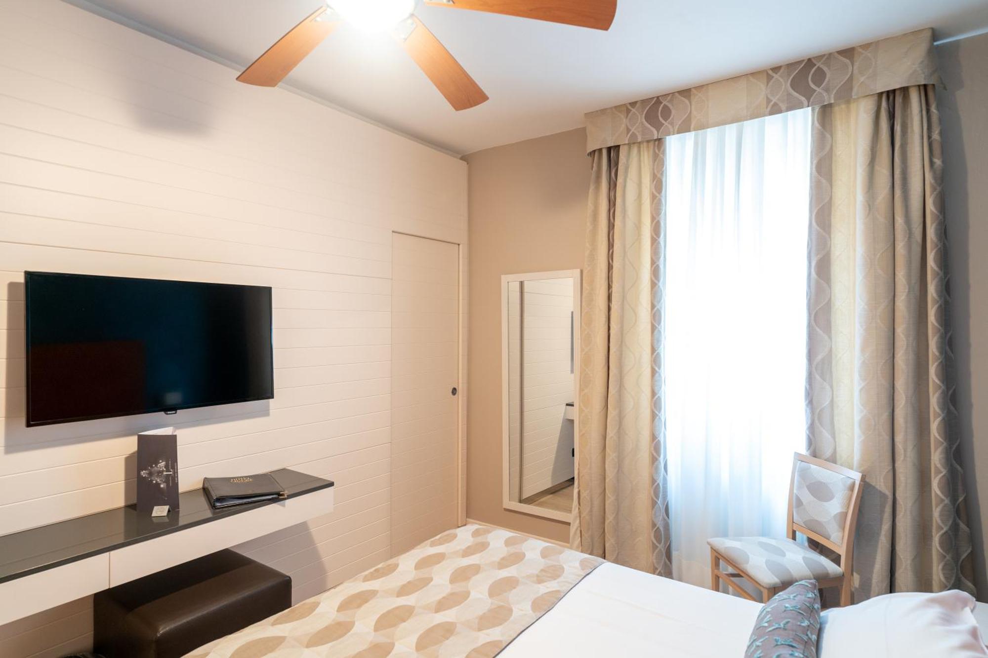 Hotel Ligure Алассио Экстерьер фото