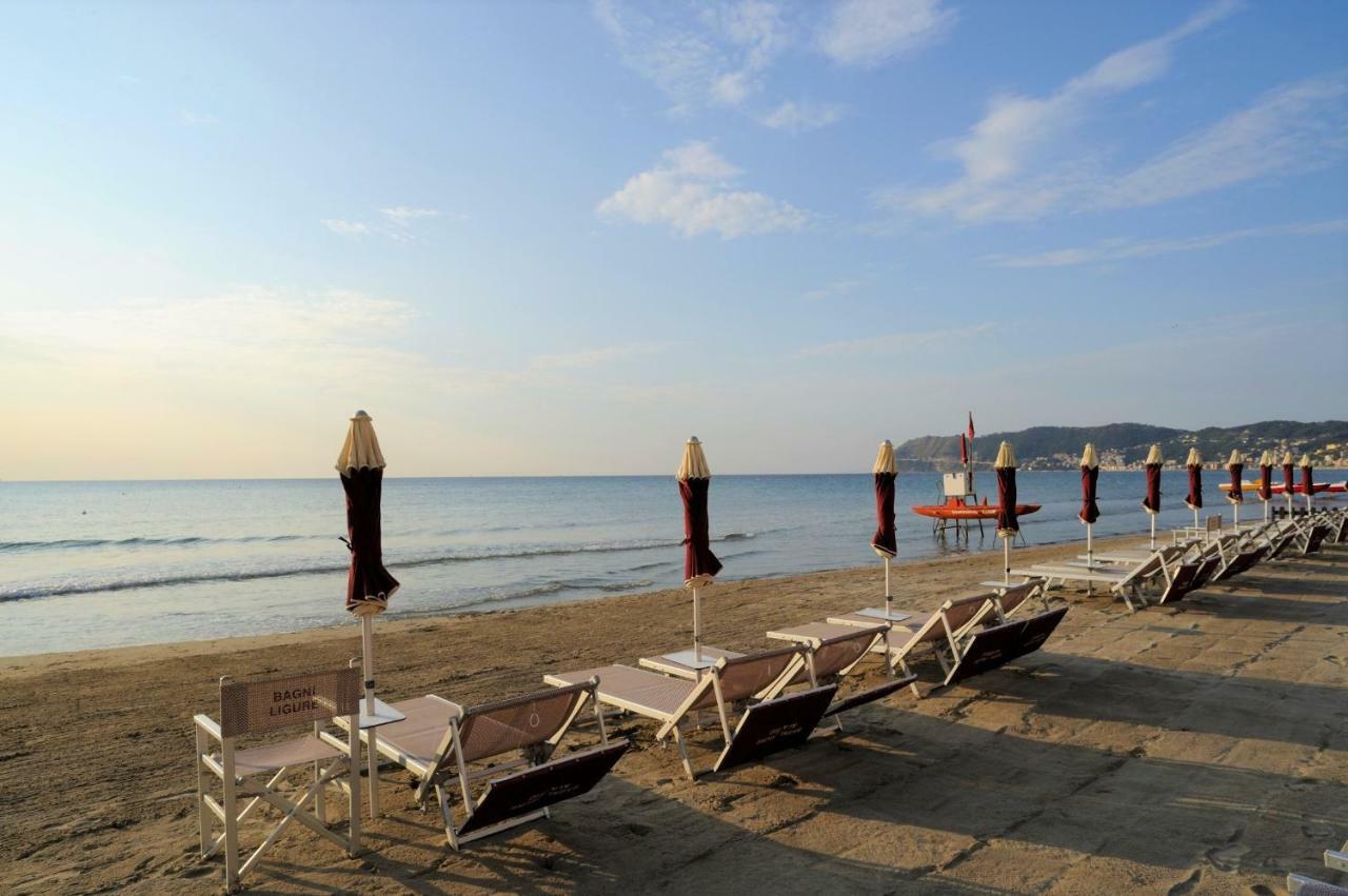 Hotel Ligure Алассио Экстерьер фото